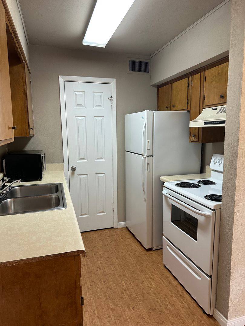 Apartment for rent at 1425 S 12th St, Waco, TX 76706