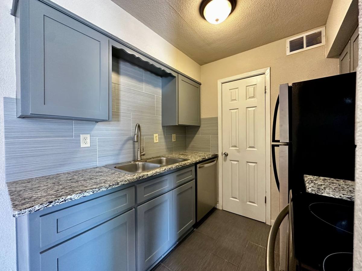 Apartment for rent at 1425 S 12th St, Waco, TX 76706