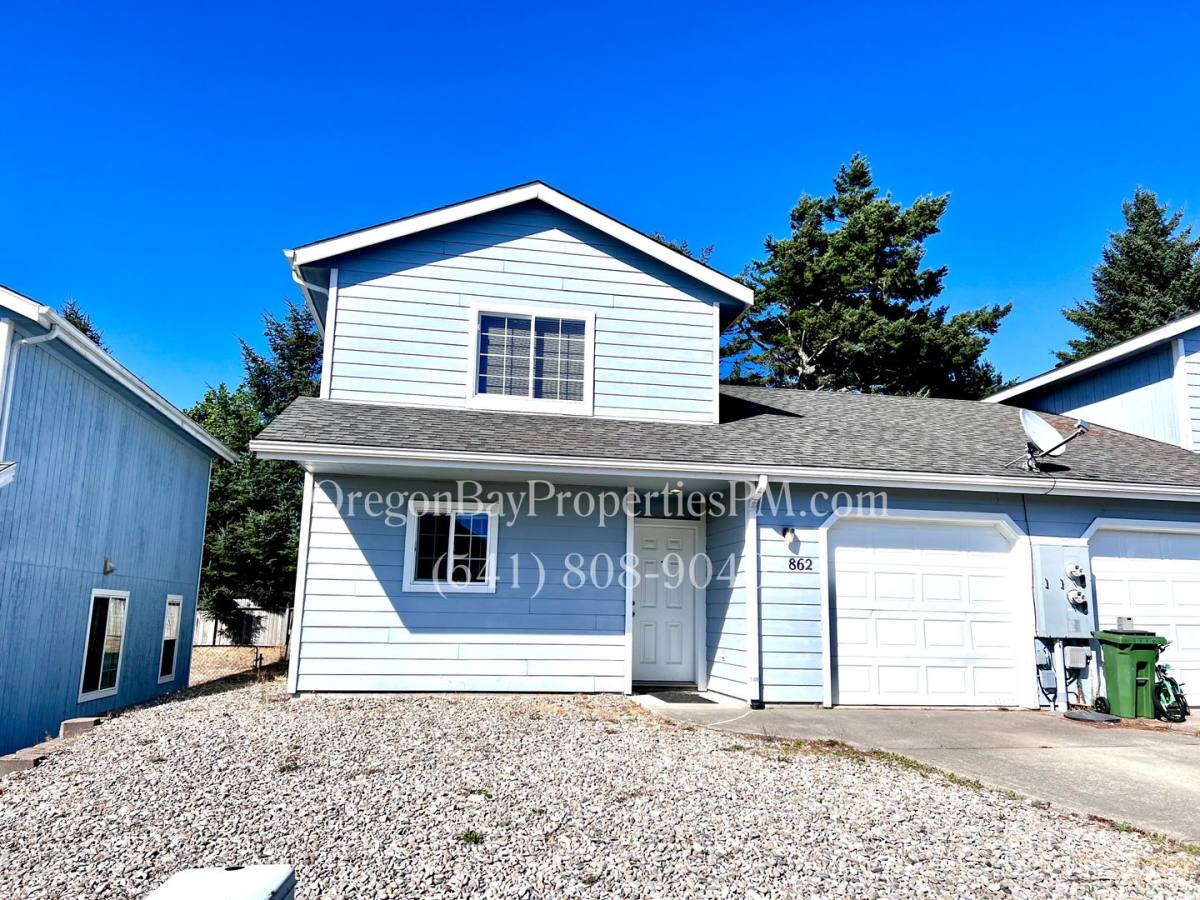Apartment for rent at 868 Blanco Ave, Coos Bay, OR 97420