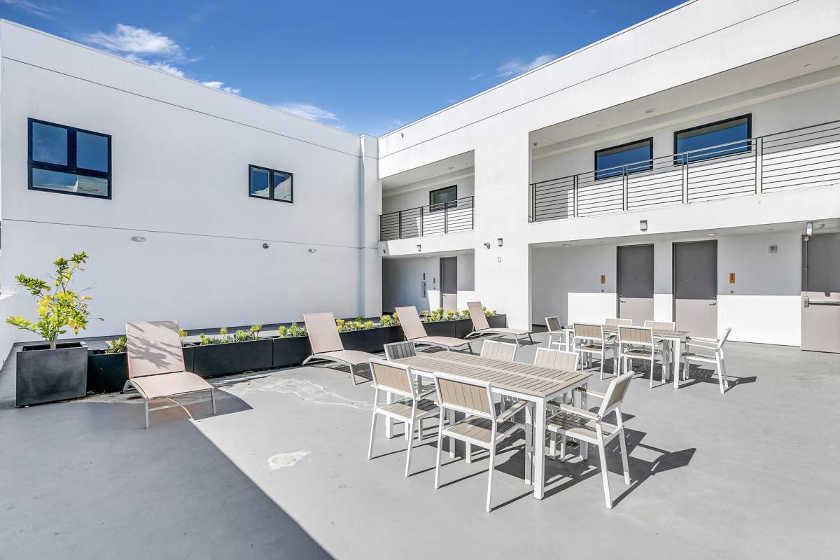 Apartment for rent at 825 S Coronado St, Los Angeles, CA 90057