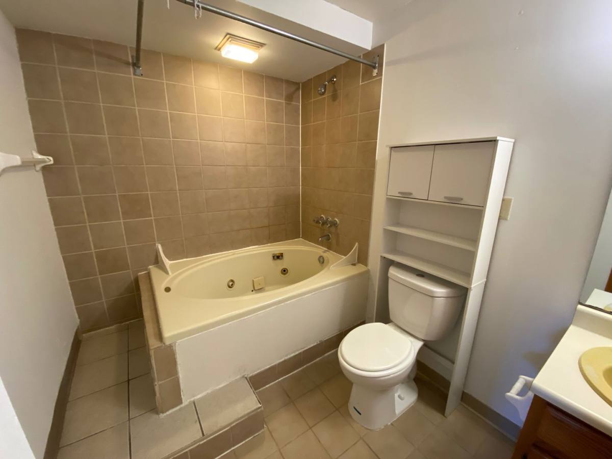 Apartment for rent at 2240-2250 N High St, Columbus, OH 43201