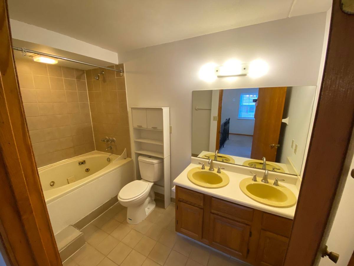 Apartment for rent at 2240-2250 N High St, Columbus, OH 43201