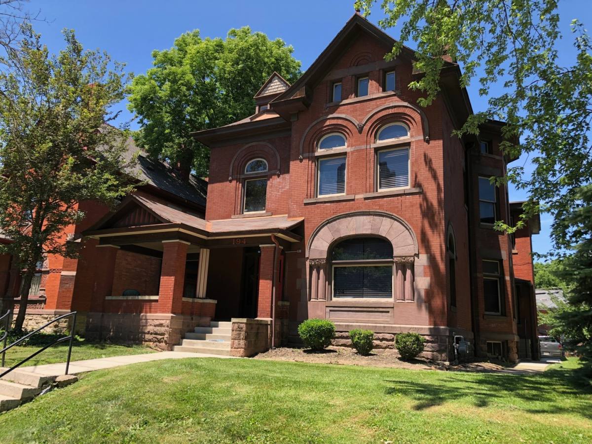 Apartment for rent at 194 King Ave, Columbus, OH 43201
