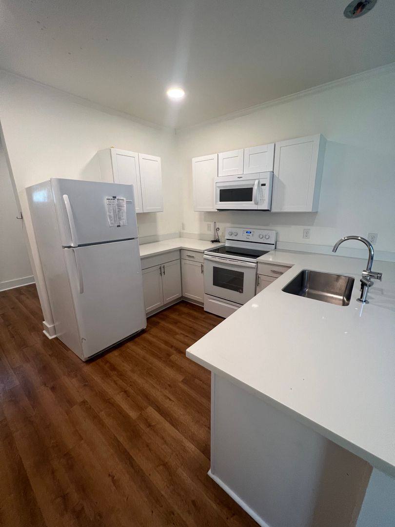 Townhouse for rent at 1531 - 1533 Lowerline St, New Orleans, LA 70118