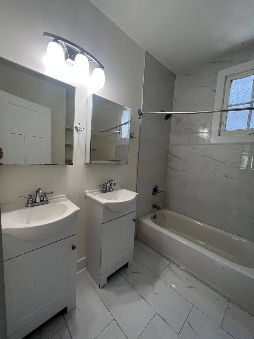 Townhouse for rent at 1531 - 1533 Lowerline St, New Orleans, LA 70118