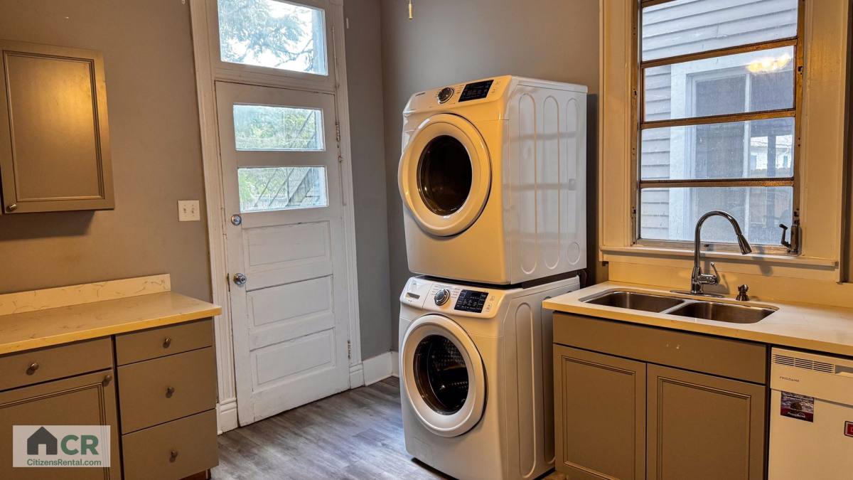 Townhouse for rent at 7414 Burthe St, New Orleans, LA 70118