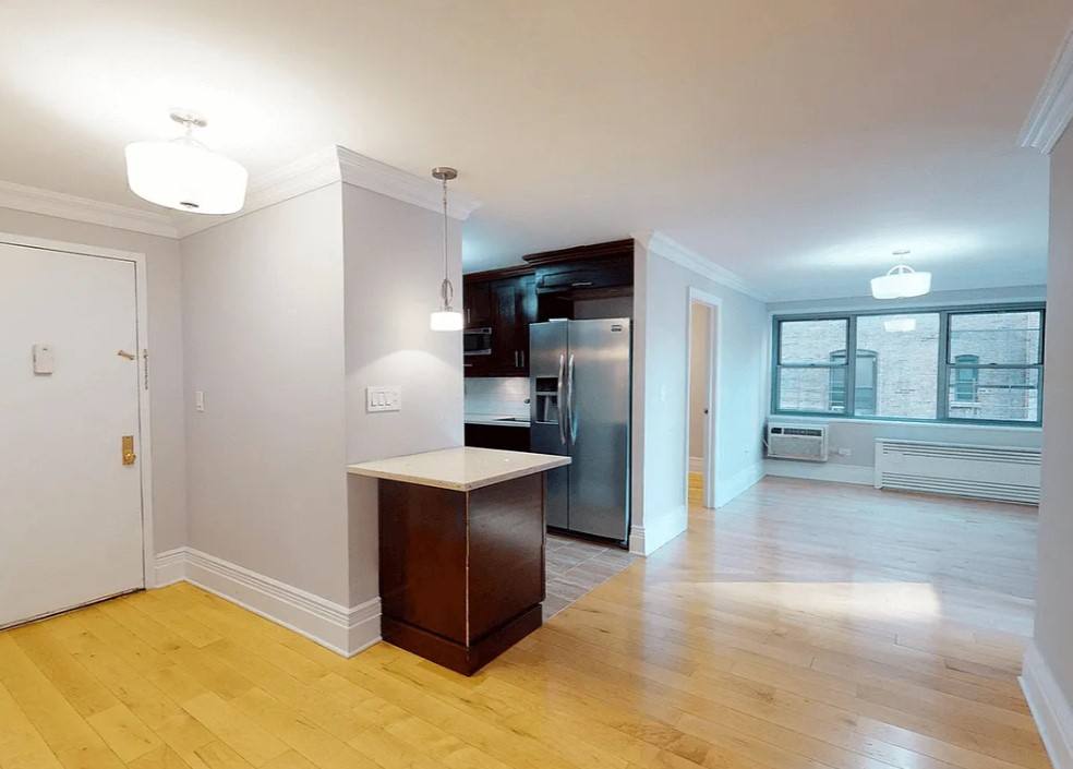 Apartment for rent at 382 Central Park #5H, New York, NY 10025