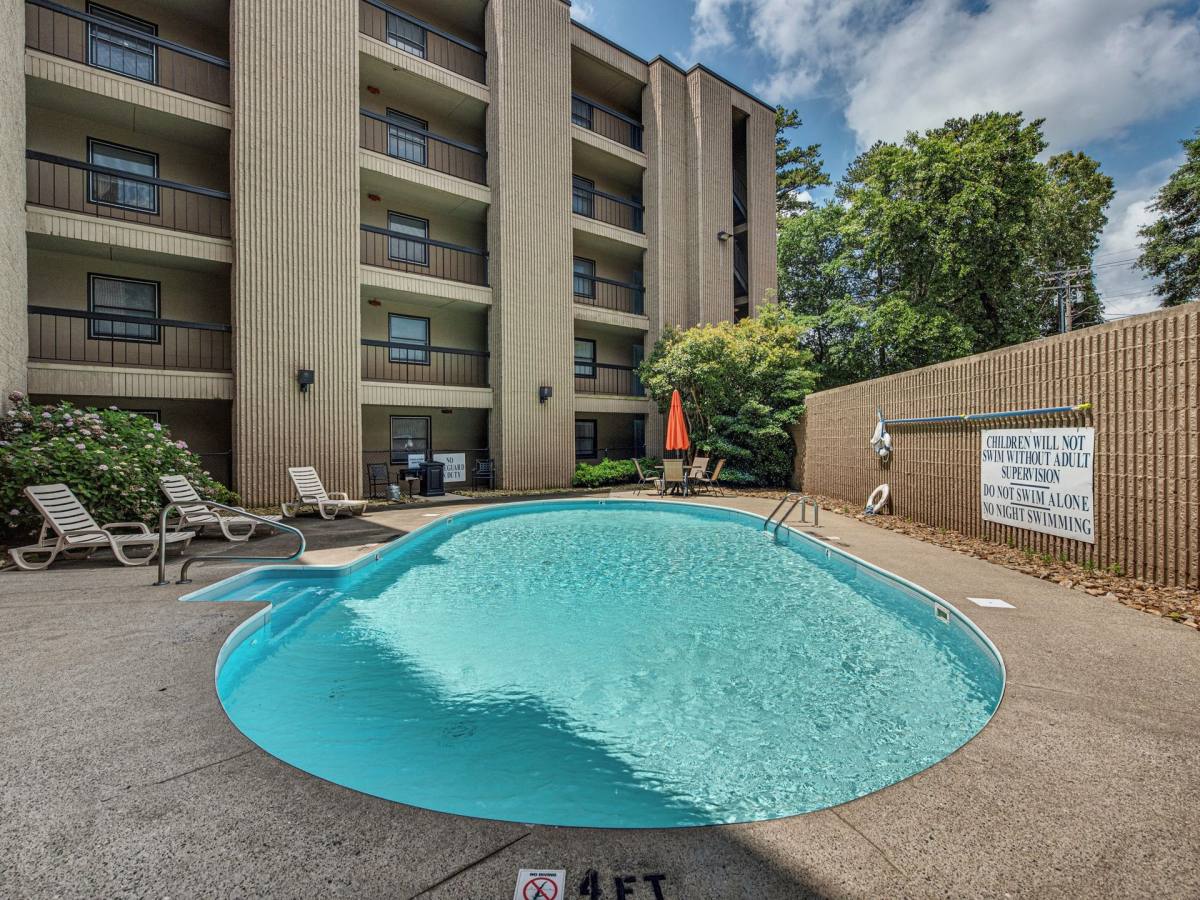 Apartment for rent at 380 9th Ave Dr NE, Hickory, NC 28601