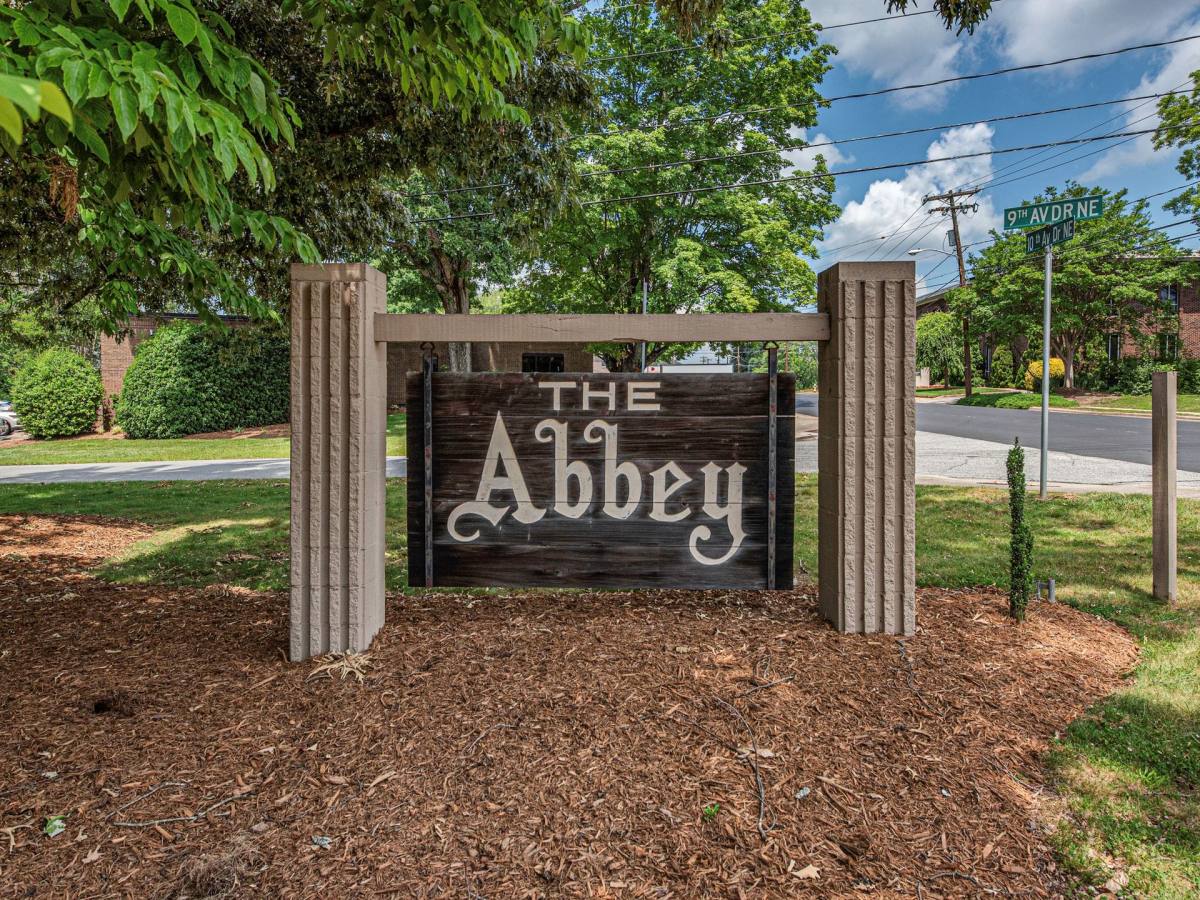 Apartment for rent at 380 9th Ave Dr NE, Hickory, NC 28601