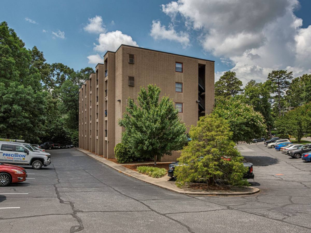 Apartment for rent at 380 9th Ave Dr NE, Hickory, NC 28601