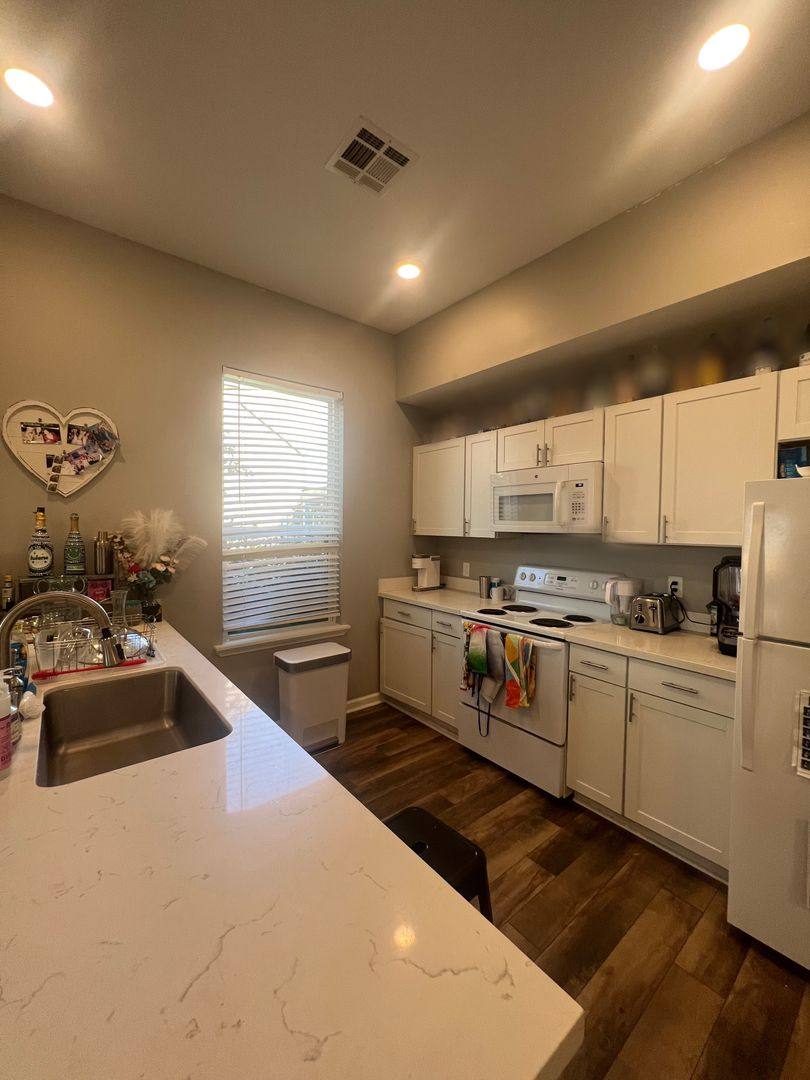 Townhouse for rent at 7522 Burthe St, New Orleans, LA 70118