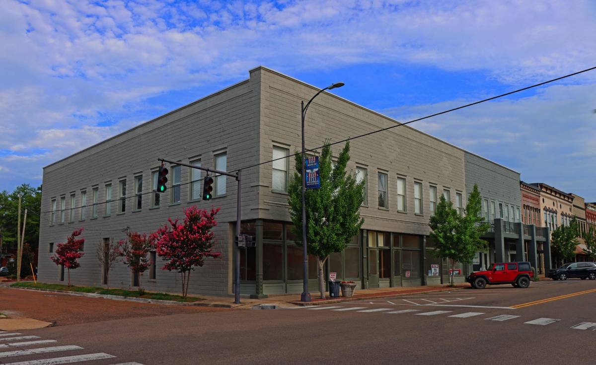 Apartment for rent at 216-224 5th St S, Columbus, MS 39701