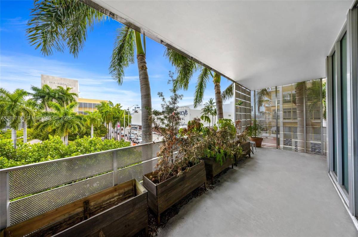 Apartment for rent at 1700 Meridian Ave #300, Miami Beach, FL 33139