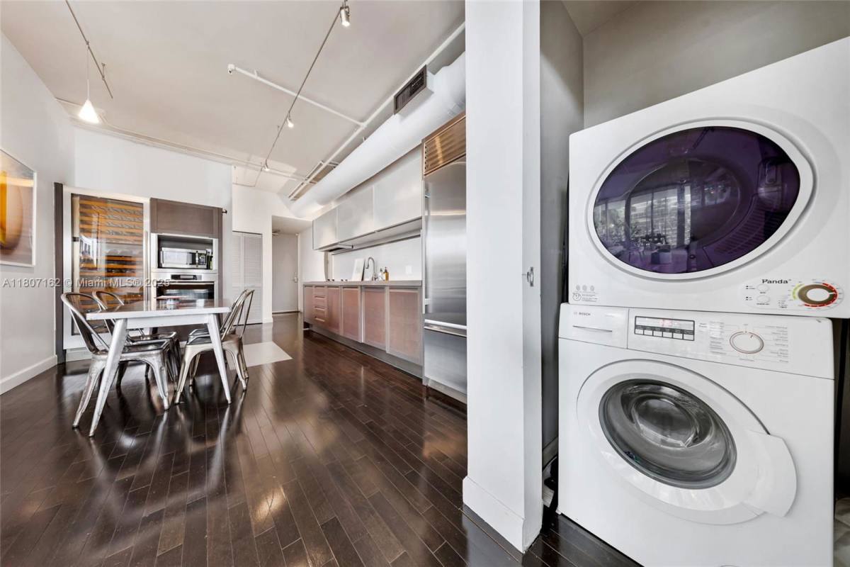 Apartment for rent at 1700 Meridian Ave #300, Miami Beach, FL 33139