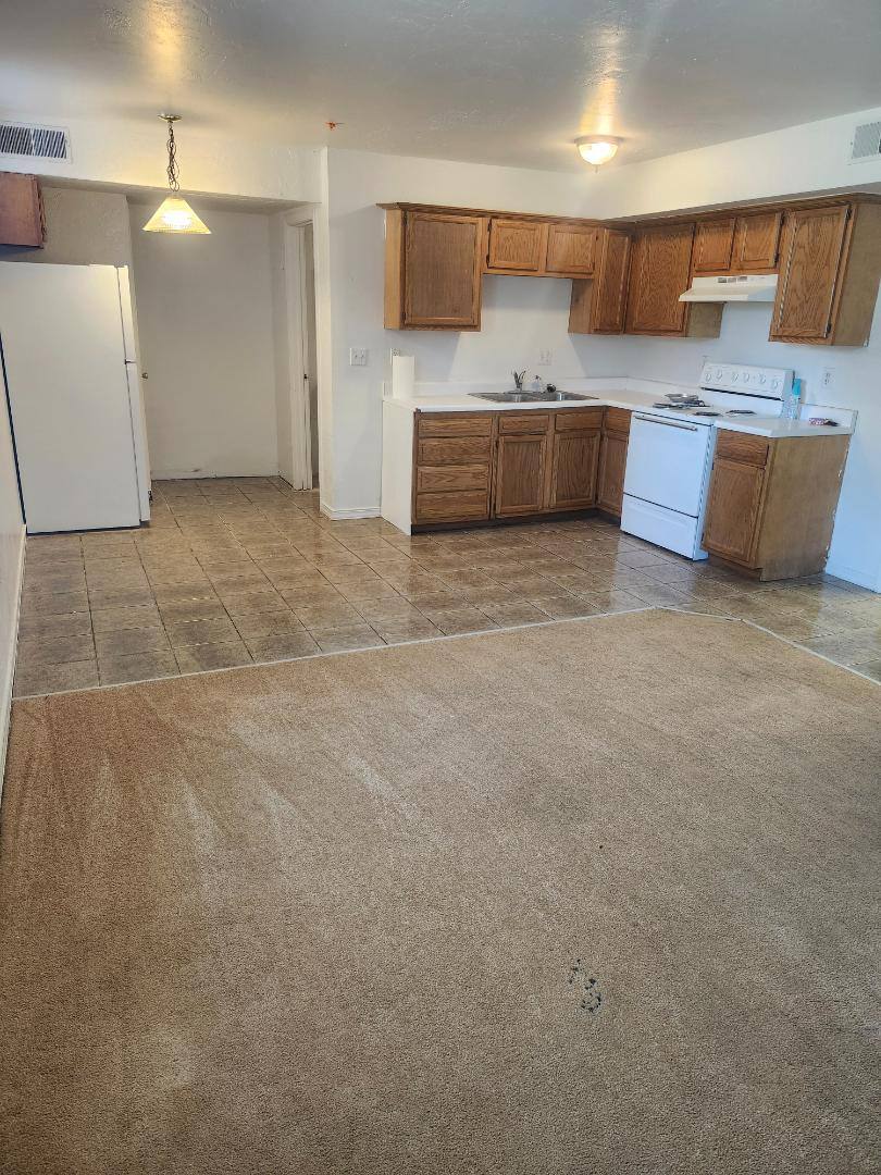 Apartment for rent at 320 N Washington Ave #6, Lebanon, MO 65536