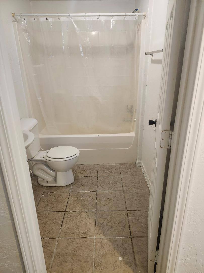 Apartment for rent at 320 N Washington Ave #6, Lebanon, MO 65536