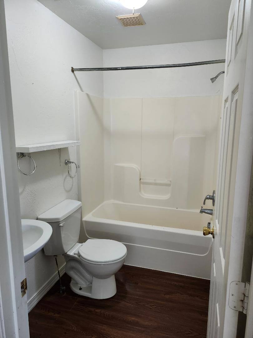 Apartment for rent at 320 N Washington Ave #6, Lebanon, MO 65536