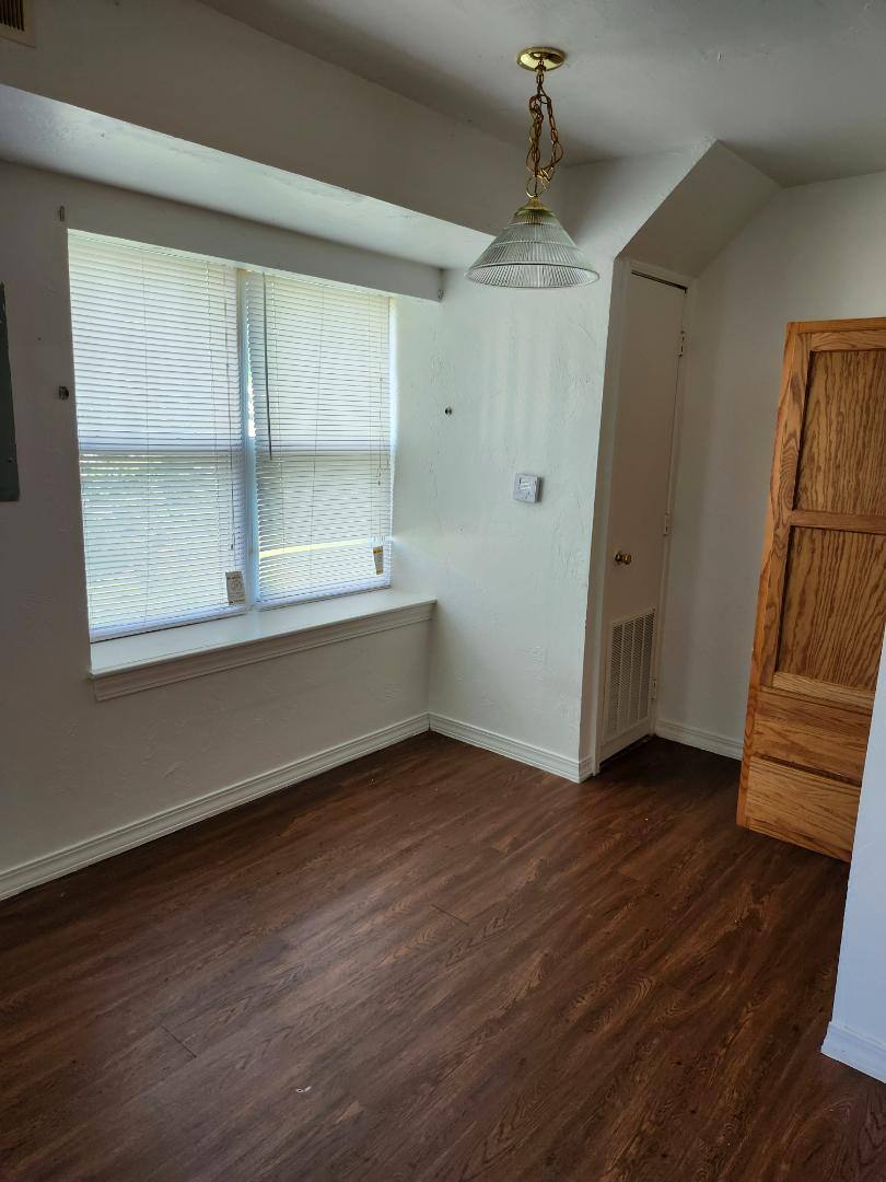 Apartment for rent at 320 N Washington Ave #6, Lebanon, MO 65536