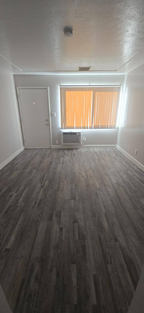 Apartment for rent at 4554 E Sierra Madre Ave #C, Fresno, CA 93726