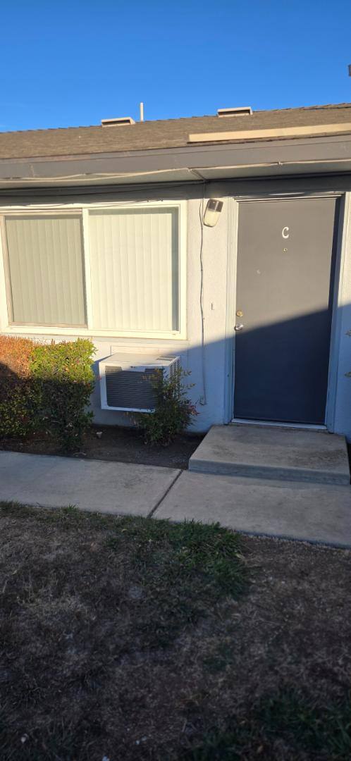 Apartment for rent at 4554 E Sierra Madre Ave #C, Fresno, CA 93726