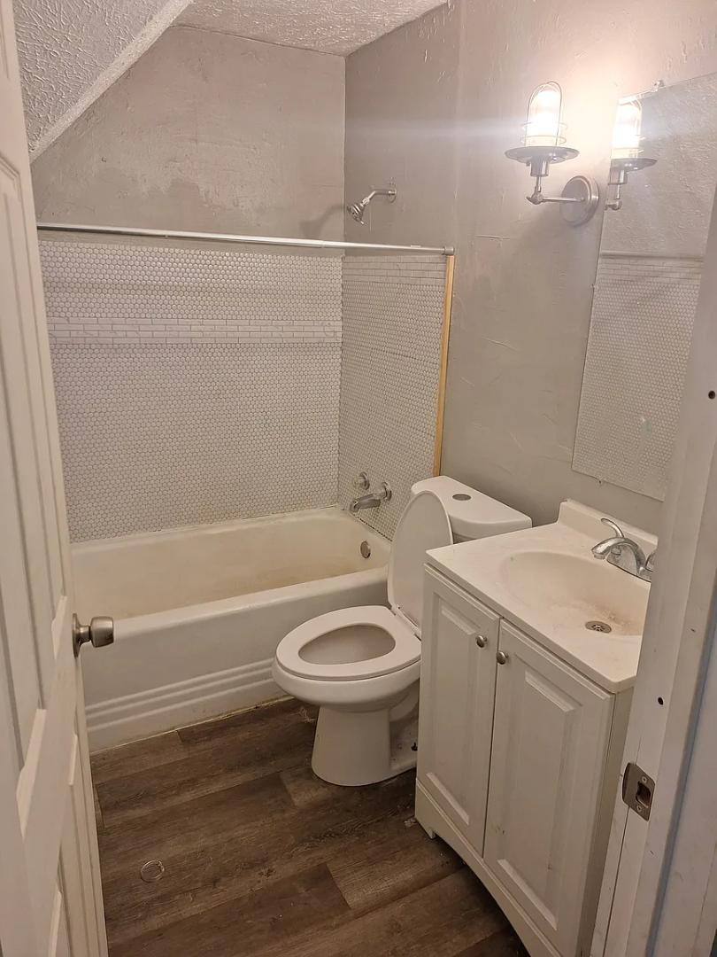 House for rent at 2355 E 86th St #1, Cleveland, OH 44106