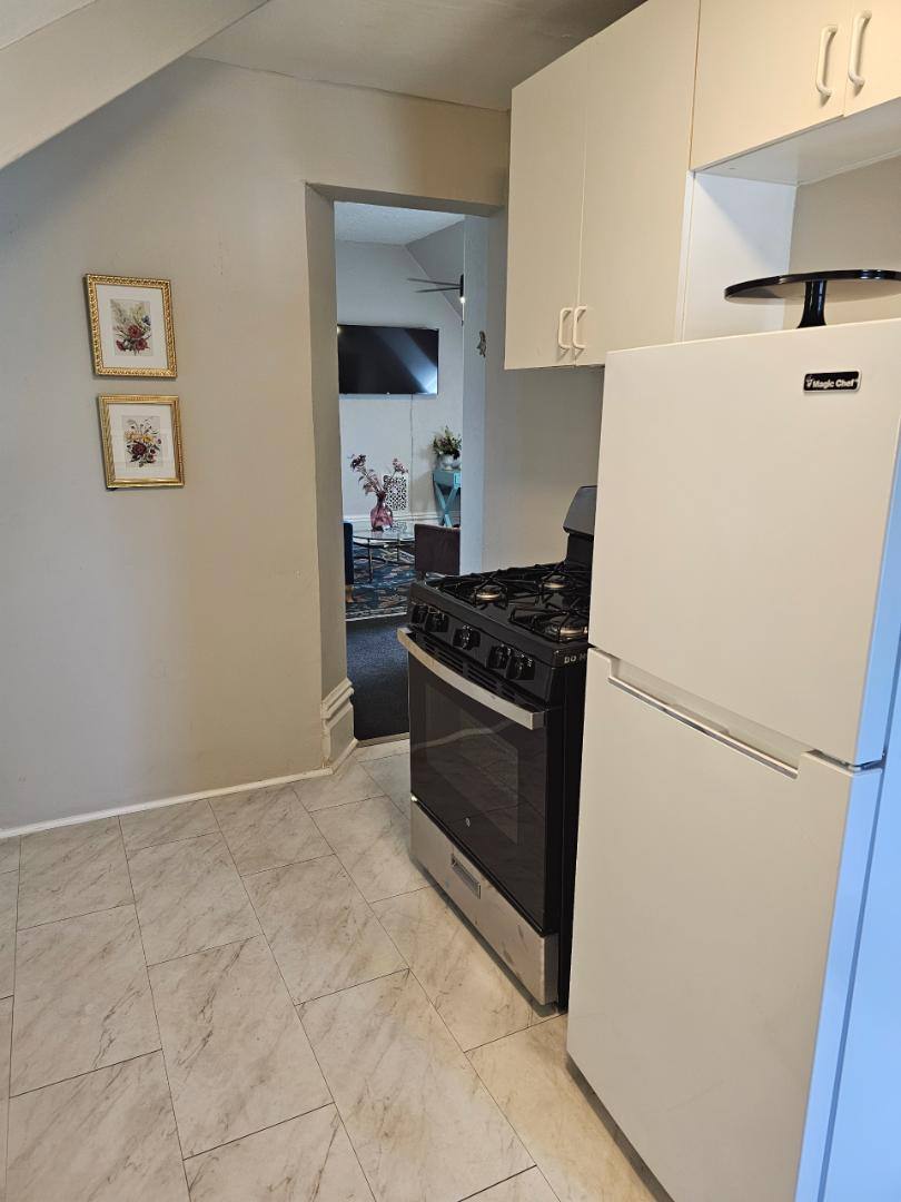 Apartment for rent at 127 Dawes Ave #BIRDSONG Boho-A Vict, Akron, OH 44302