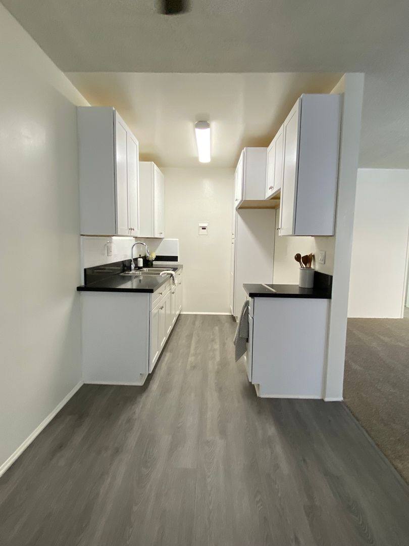 Apartment for rent at 1719-1723 Grismer Ave, Burbank, CA 91504