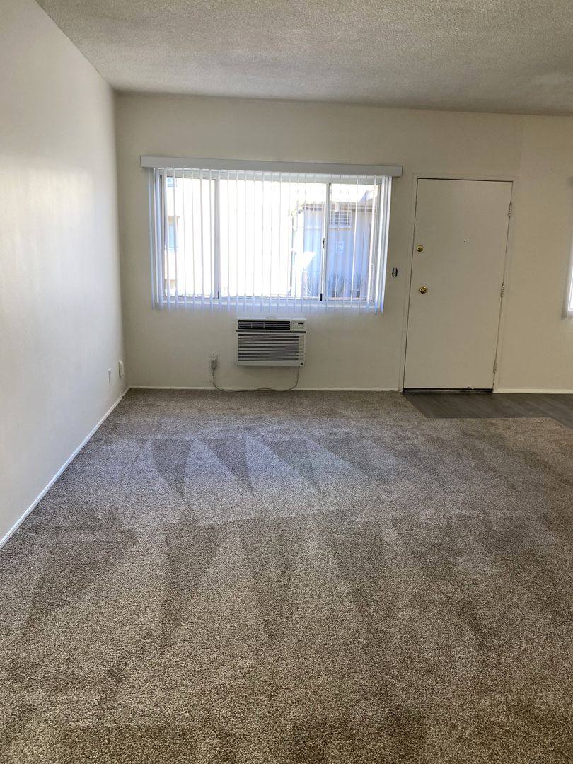 Apartment for rent at 1719-1723 Grismer Ave, Burbank, CA 91504