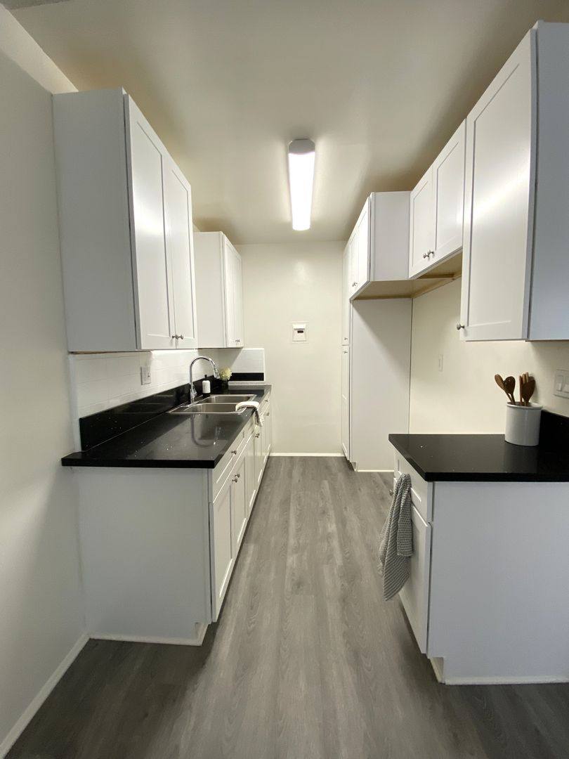 Apartment for rent at 1719-1723 Grismer Ave, Burbank, CA 91504