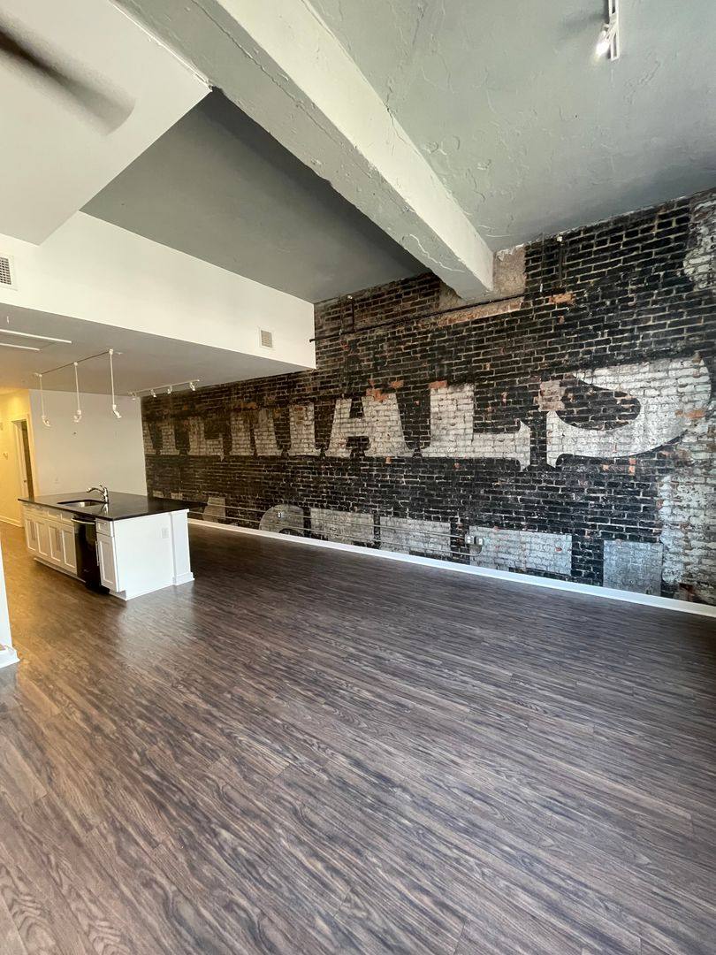 Apartment for rent at 909 Penn Ave, Pittsburgh, PA 15222