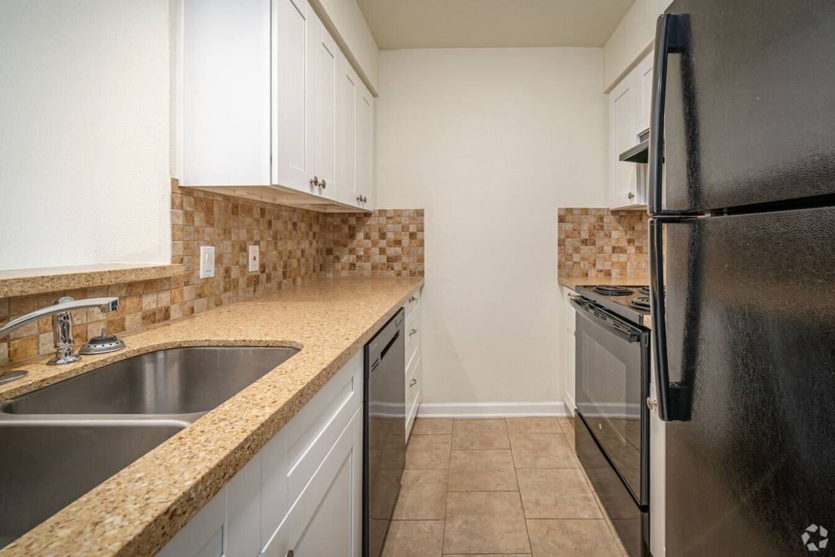 Apartment for rent at 821 E House St, Alvin, TX 77511