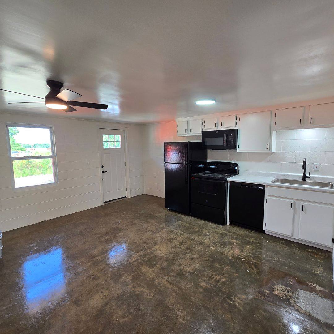 Apartment for rent at 3204 Johnson St, Newport, AR 72112