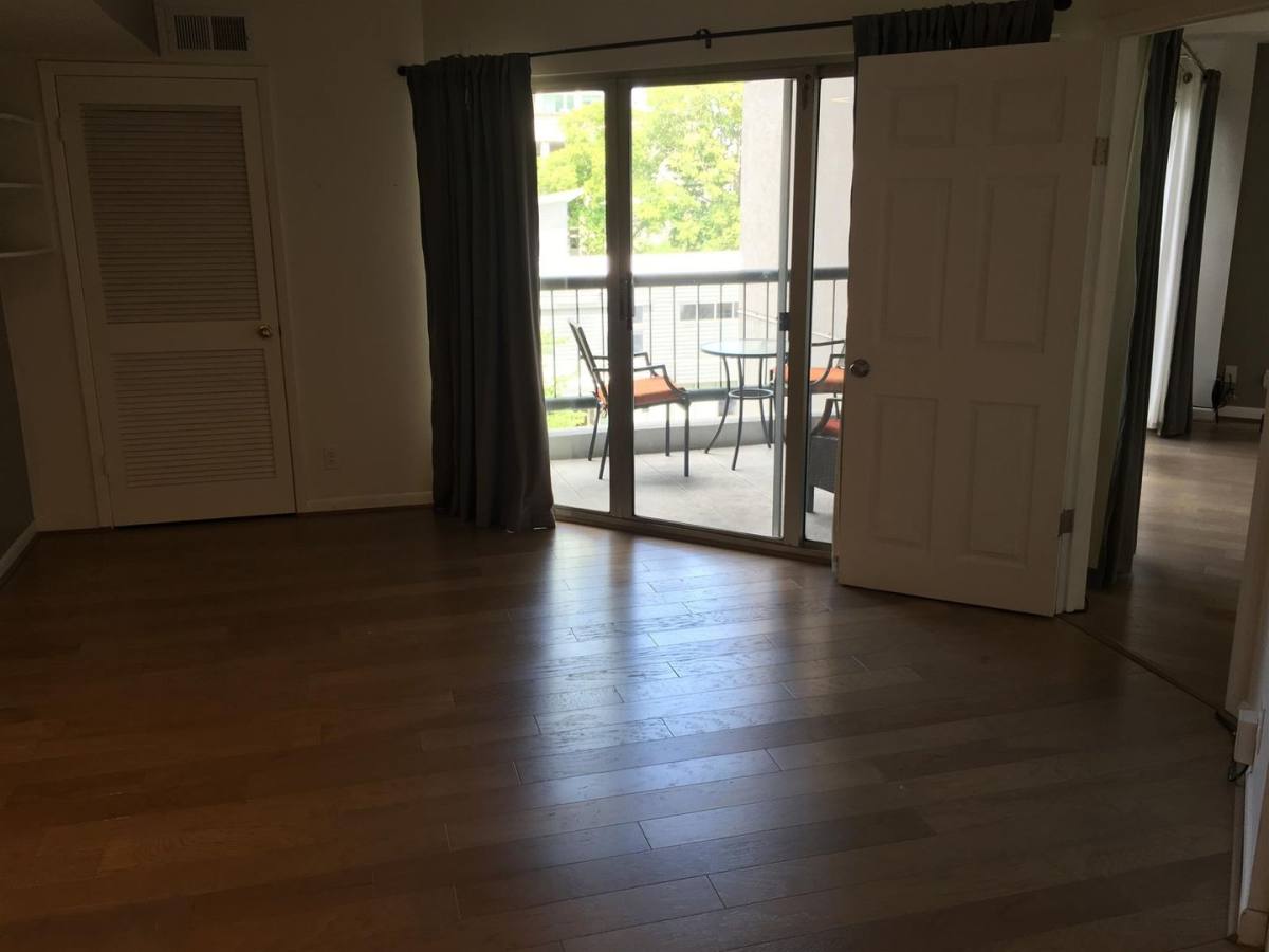 House for rent at 900 19th Ave S, Nashville, TN 37212