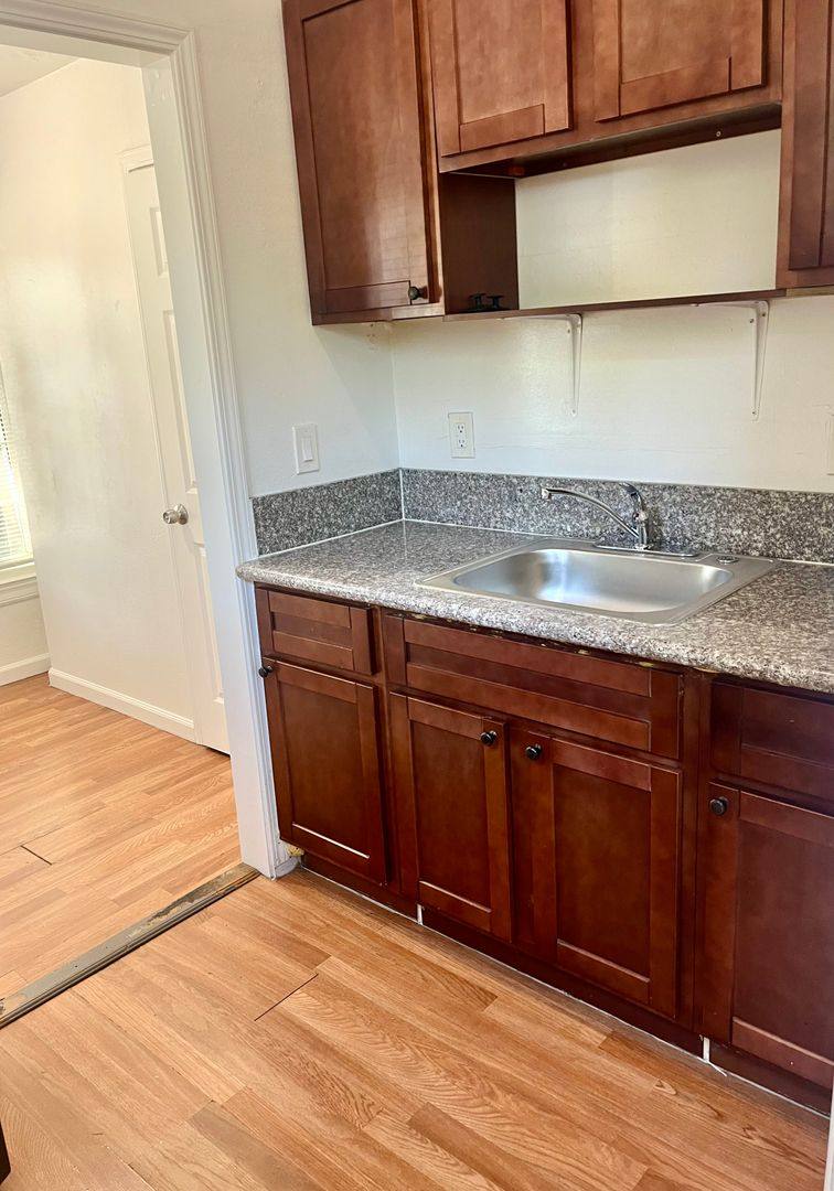 Apartment for rent at 1210 11th St, Modesto, CA 95354
