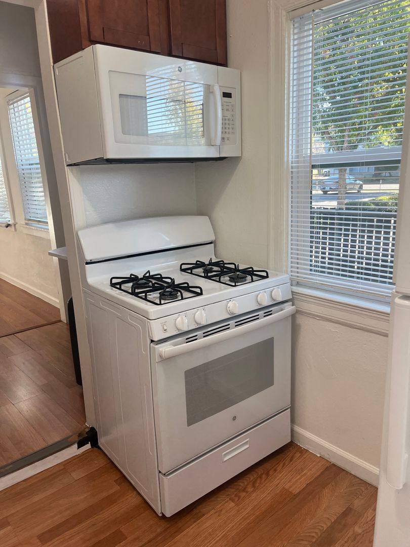 Apartment for rent at 1210 11th St, Modesto, CA 95354
