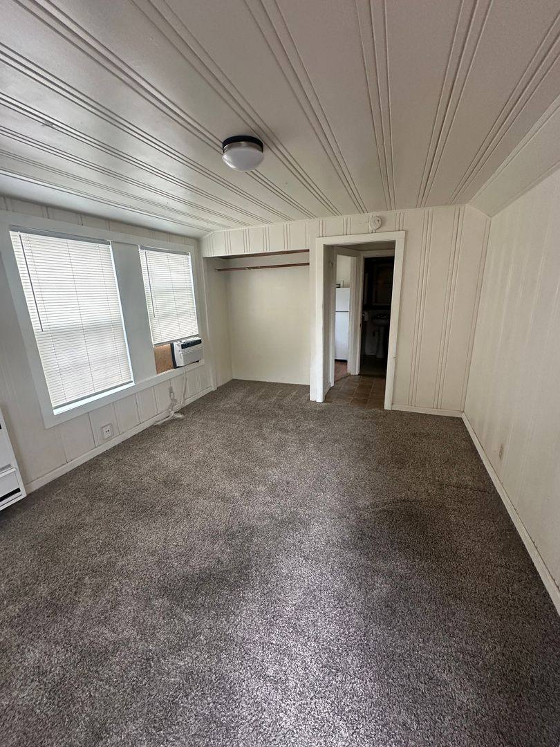 Apartment for rent at 1210 11th St, Modesto, CA 95354