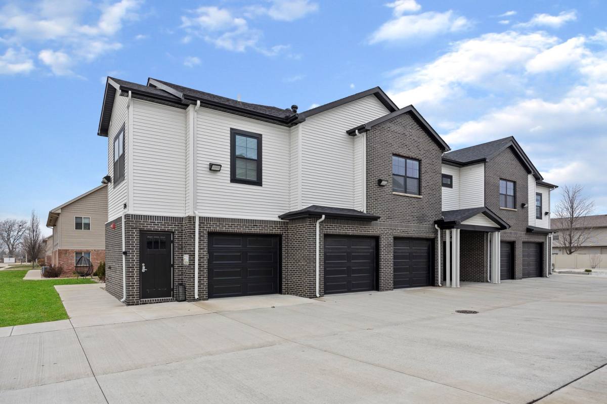 Apartment for rent at 3216 Gerig Dr, Bloomington, IL 61704