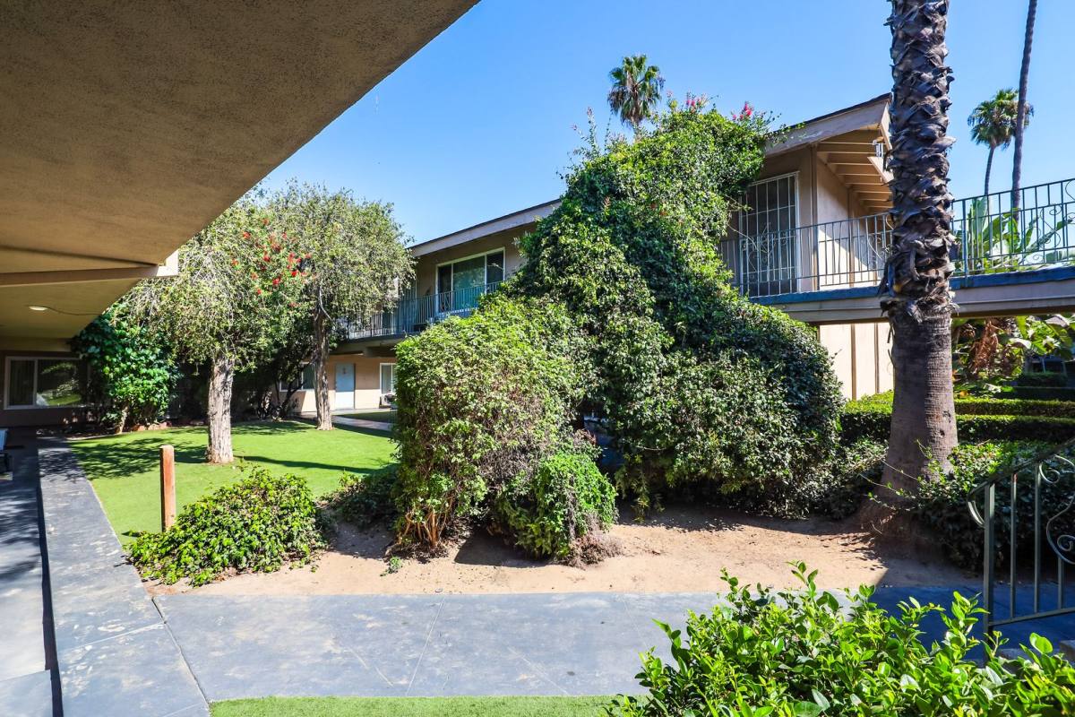 Apartment for rent at 15501 Pasadena Ave, Tustin, CA 92780