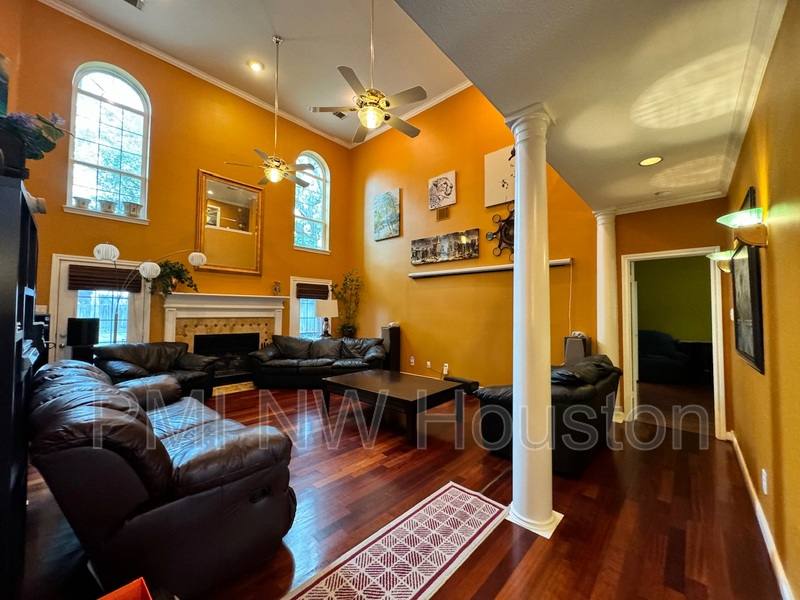 Apartment for rent at 9303 Bent Spur Lane, Houston, TX 77064