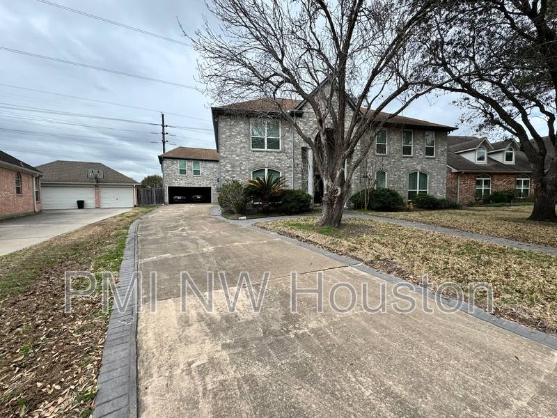 Apartment for rent at 9303 Bent Spur Lane, Houston, TX 77064