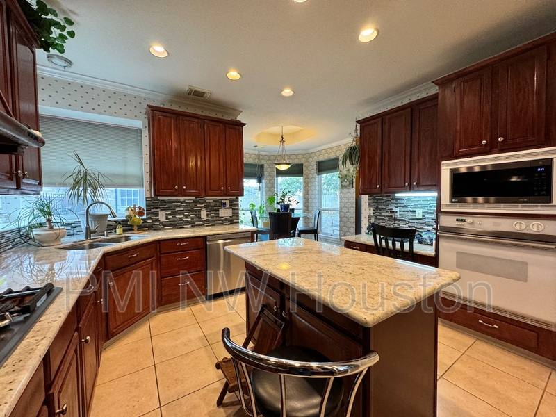 Apartment for rent at 9303 Bent Spur Lane, Houston, TX 77064