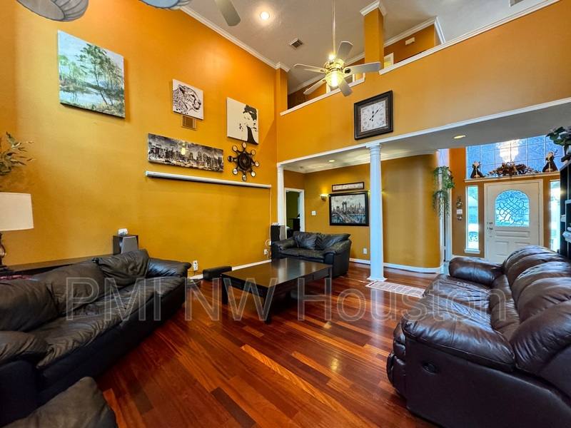 Apartment for rent at 9303 Bent Spur Lane, Houston, TX 77064