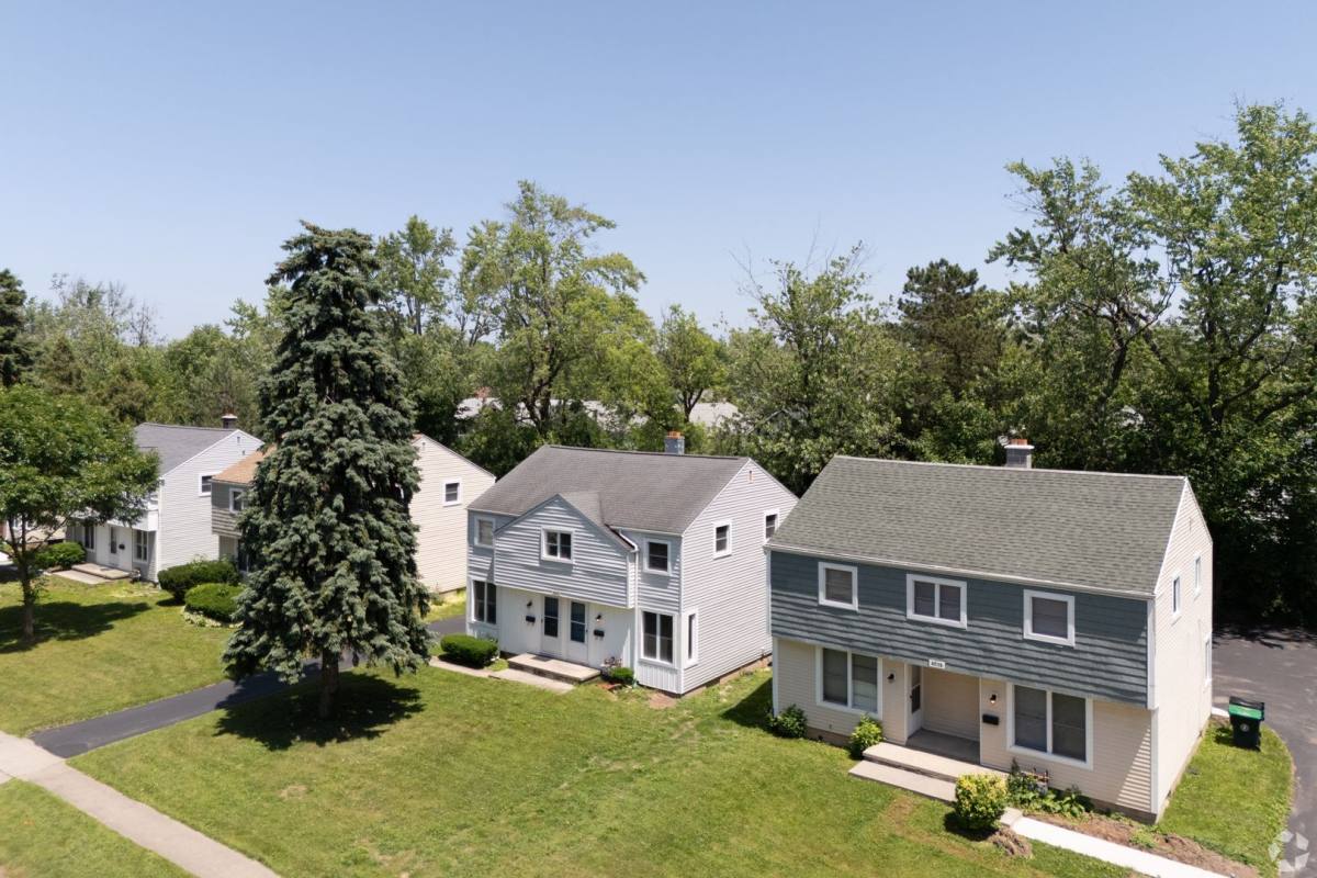 Townhouse for rent at 4035-4055 & 4075-4123 Harlem Rd, Buffalo, NY 14226