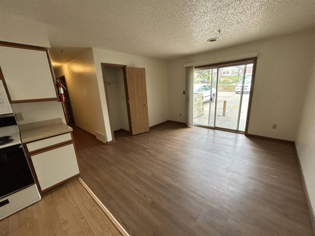 Apartment for rent at 426 S Johnson St #C, Iowa City, IA 52245