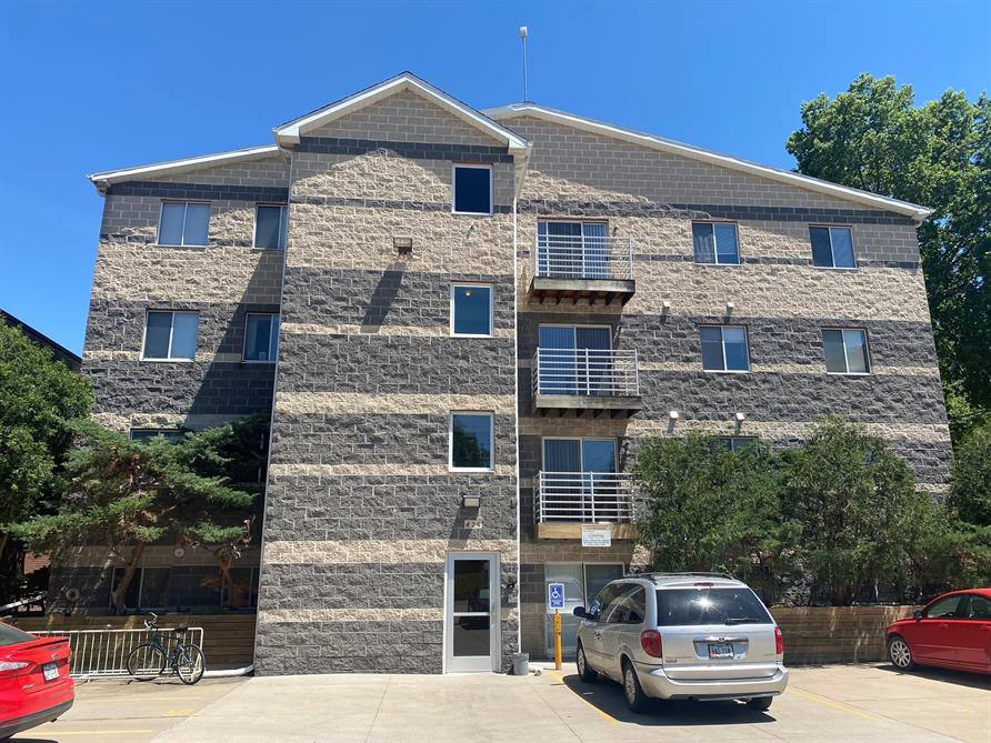 Apartment for rent at 426 S Johnson St #C, Iowa City, IA 52245