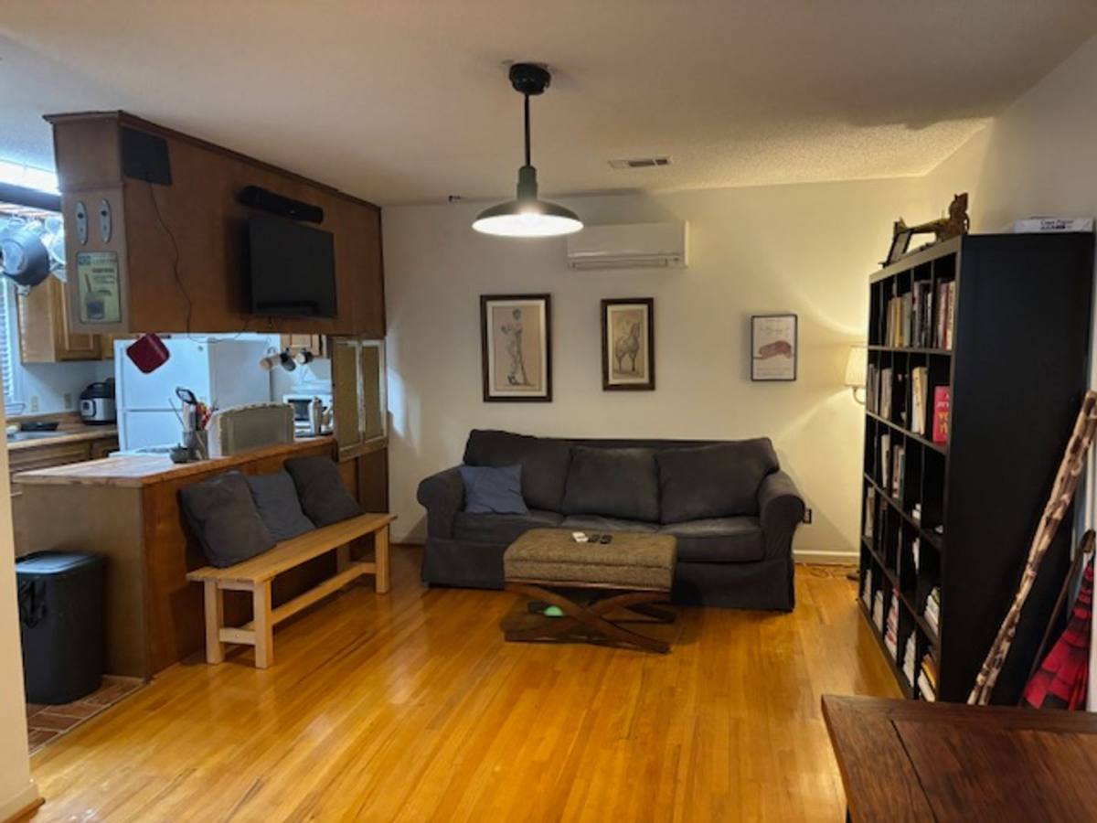 Apartment for rent at 1 Washington Ave #GARAGE, Savannah, GA 31405