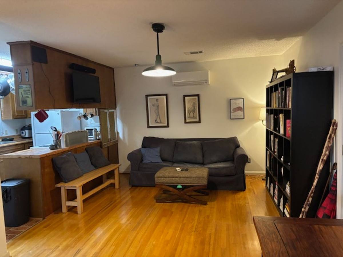 Apartment for rent at 1 Washington Ave #GARAGE, Savannah, GA 31405