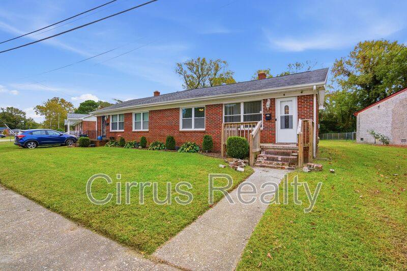 Apartment for rent at 3 Shelby St, Portsmouth, VA 23701