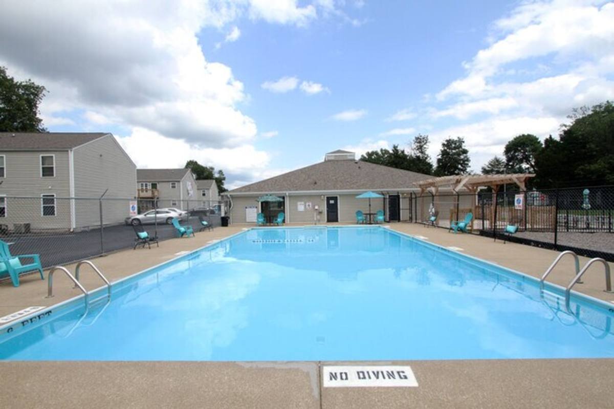 Apartment for rent at 1680-1682 E Franklin St, Evansville, IN 47711