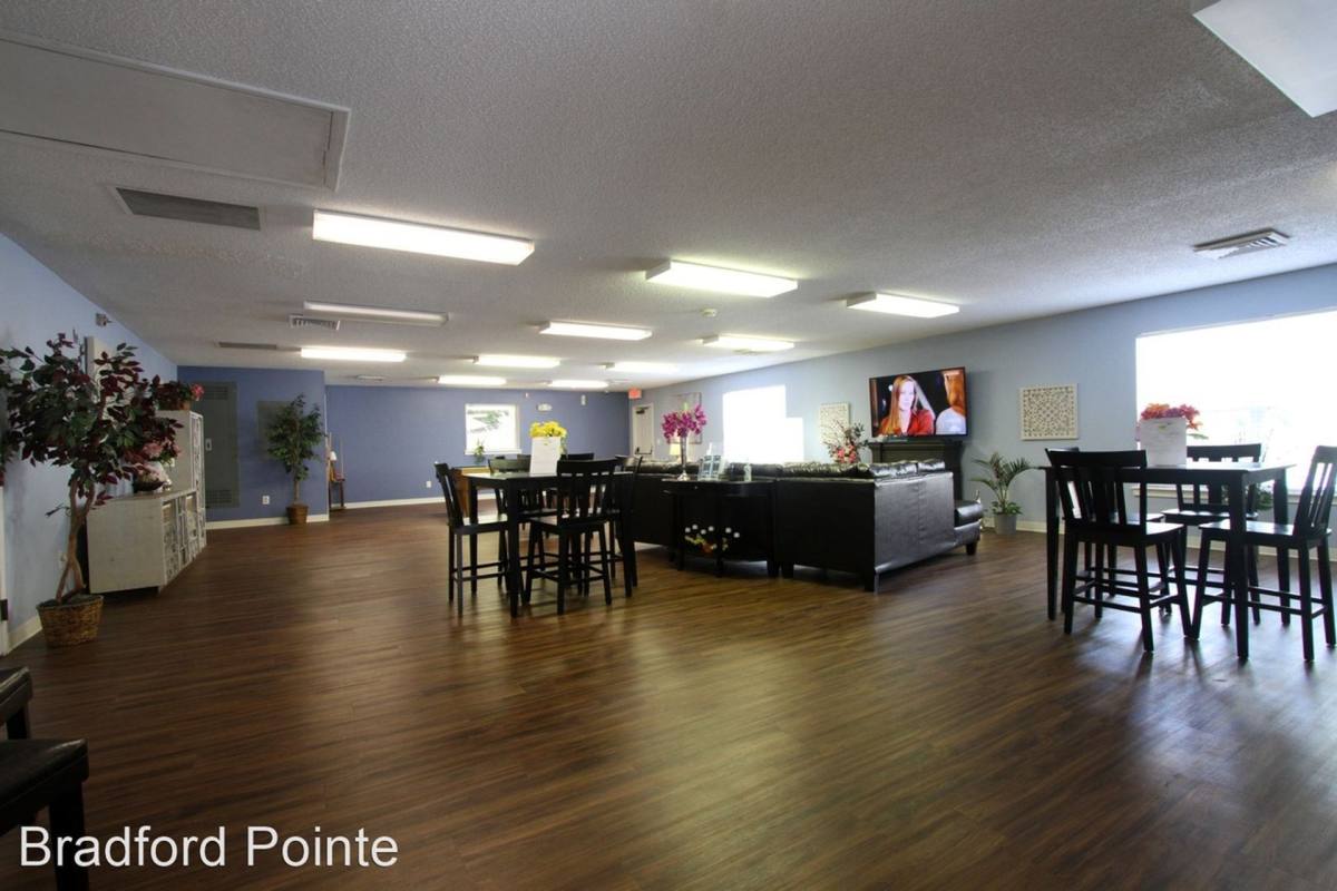 Apartment for rent at 1680-1682 E Franklin St, Evansville, IN 47711